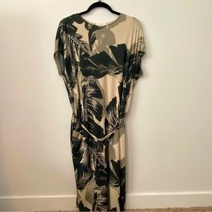 Oak and Fort leaf pattern fully lined dress with sewn on belt